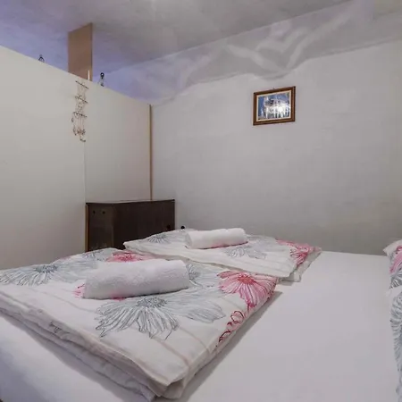Apartment In 39357 Selce